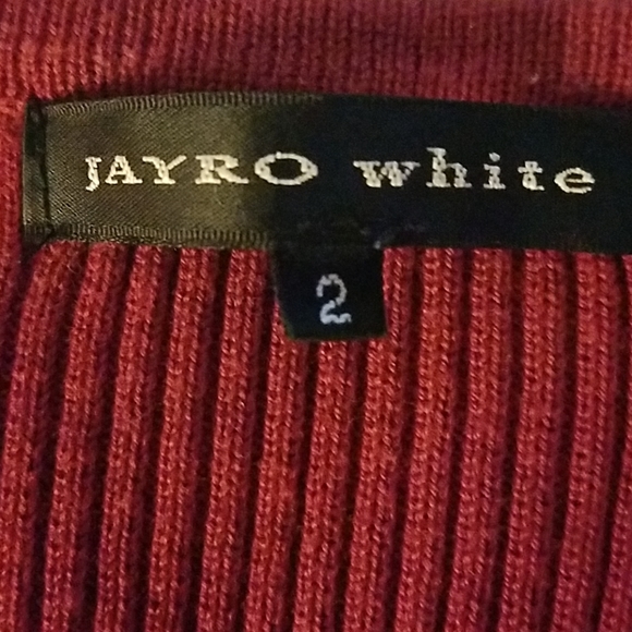 Unique red sweater - Picture 4 of 4